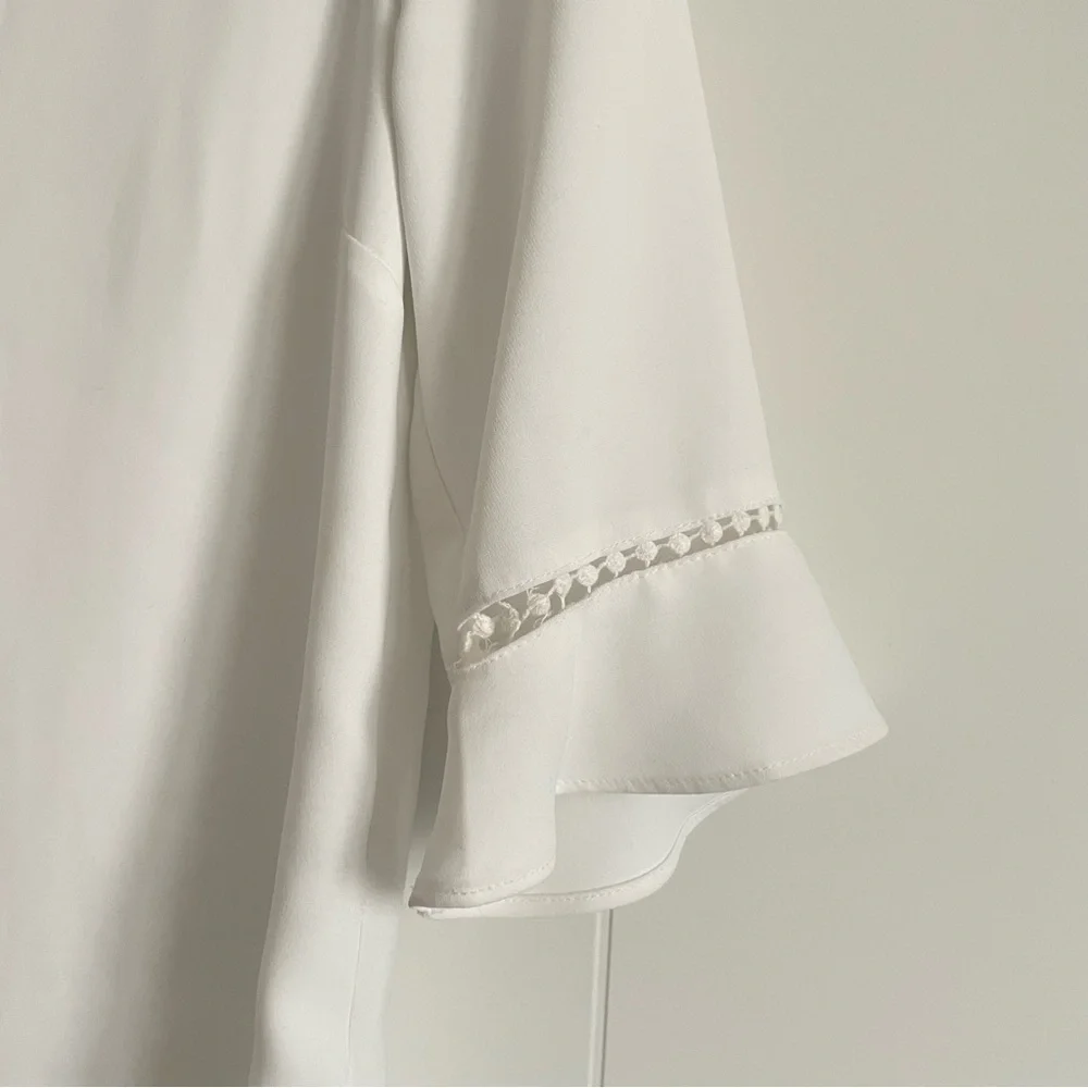 3/$45 H&M 3/4 Flutter Sleeve Blouse - Picture 3 of 4
